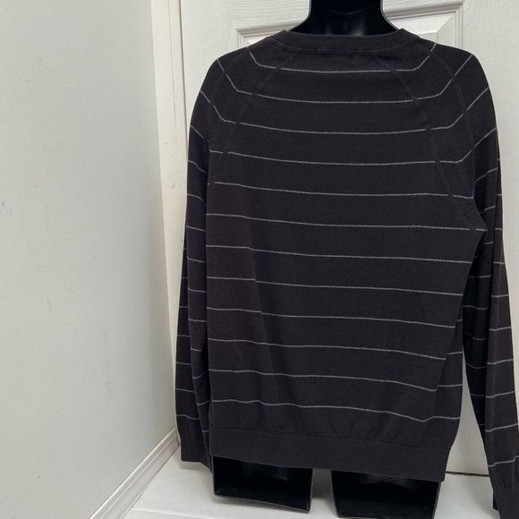 Joe Fresh men grey striped pullover long sleeve knit sweater. Size L.. Used - Picture 3 of 7